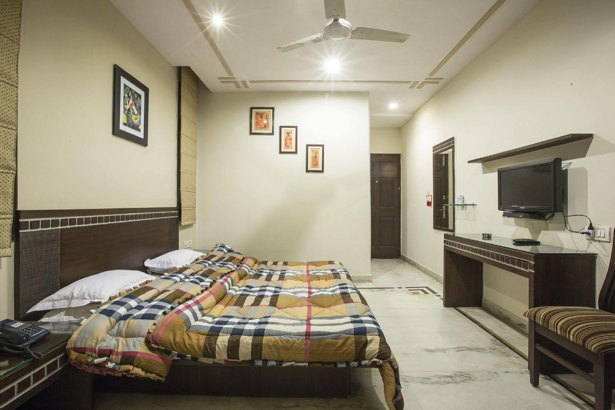 Smyle Inn - Best Value Hotel Near New Delhi Station Exteriér fotografie